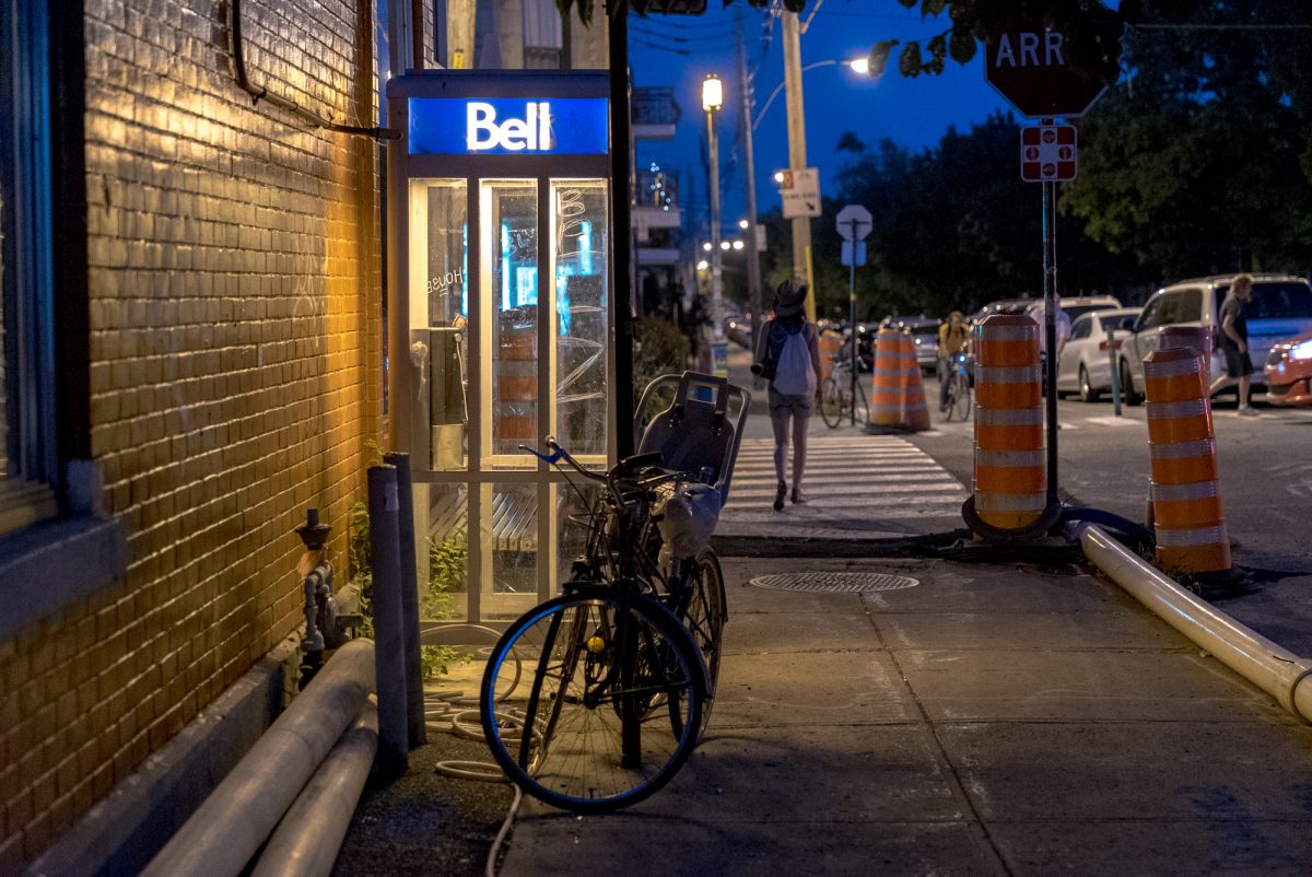 Eine einsame Telefonzelle in Montréal
